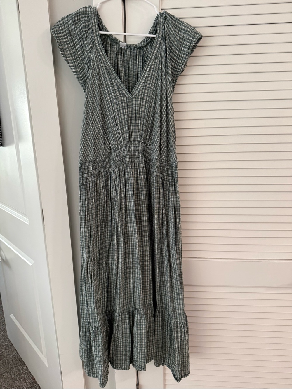 Old Navy Green Plaid V-Neck Maxi Dress